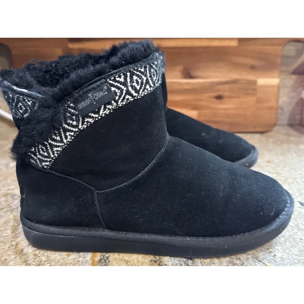 MINNETONKA Black‎ Sheepskin Aztec Ankle Boots Womens Sz 8 NWOB #85570